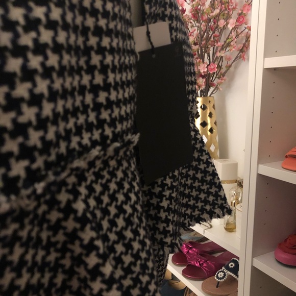 Black and White Houndstooth Flounce Dress - Picture 11 of 11